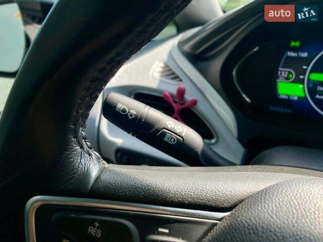 Серый Шевроле Bolt EV, объемом двигателя 0 л и пробегом 57 тыс. км за 15990 $, фото 28 на Automoto.ua