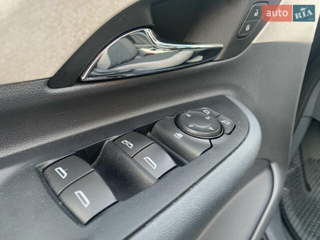 Серый Шевроле Bolt EV, объемом двигателя 0 л и пробегом 133 тыс. км за 14900 $, фото 20 на Automoto.ua
