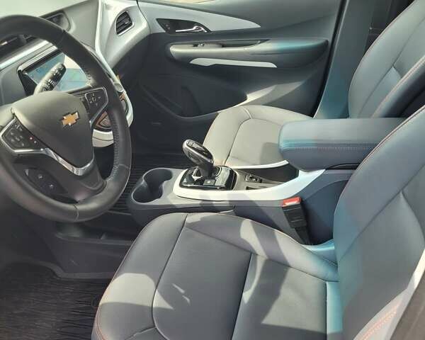 Серый Шевроле Bolt EV, объемом двигателя 0 л и пробегом 84 тыс. км за 13900 $, фото 17 на Automoto.ua