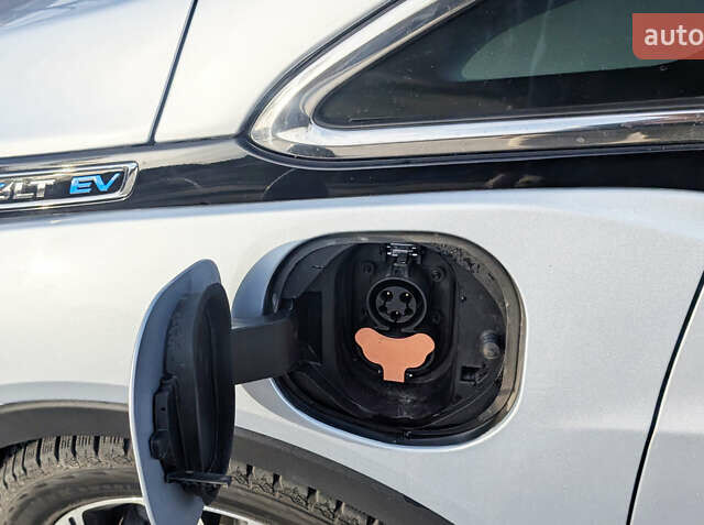 Серый Шевроле Bolt EV, объемом двигателя 0 л и пробегом 89 тыс. км за 16230 $, фото 34 на Automoto.ua