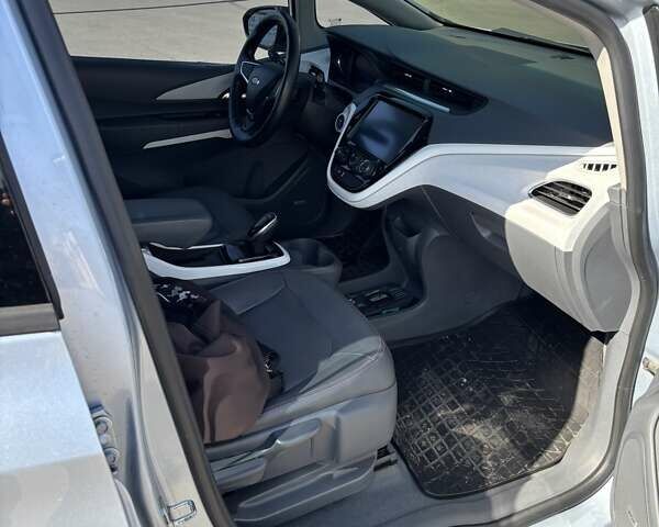 Серый Шевроле Bolt EV, объемом двигателя 0 л и пробегом 124 тыс. км за 16500 $, фото 5 на Automoto.ua