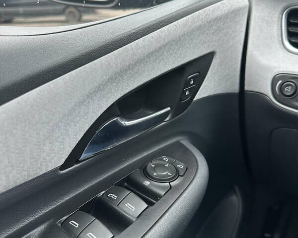 Шевроле Bolt EV 2017 в Хмельницком на Automoto.ua Серый Шевроле Bolt EV, объемом двигателя 0 л и пробегом 110 тыс. км за 14100 $, фото 11 на Automoto.ua