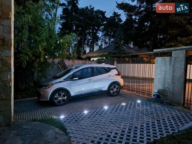 Серый Шевроле Bolt EV, объемом двигателя 0 л и пробегом 183 тыс. км за 14800 $, фото 1 на Automoto.ua