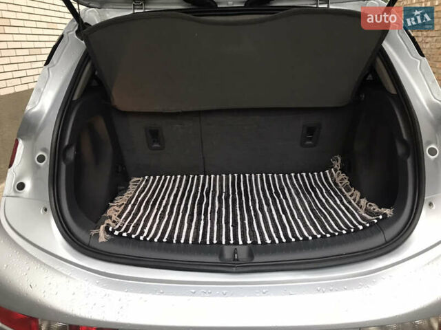 Серый Шевроле Bolt EV, объемом двигателя 0 л и пробегом 188 тыс. км за 12200 $, фото 7 на Automoto.ua