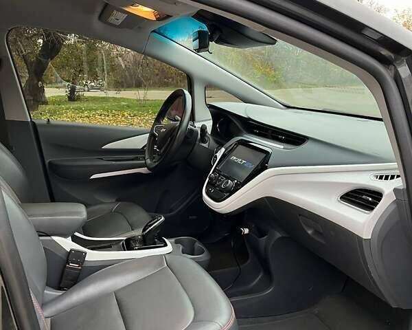 Серый Шевроле Bolt EV, объемом двигателя 0 л и пробегом 76 тыс. км за 13000 $, фото 11 на Automoto.ua