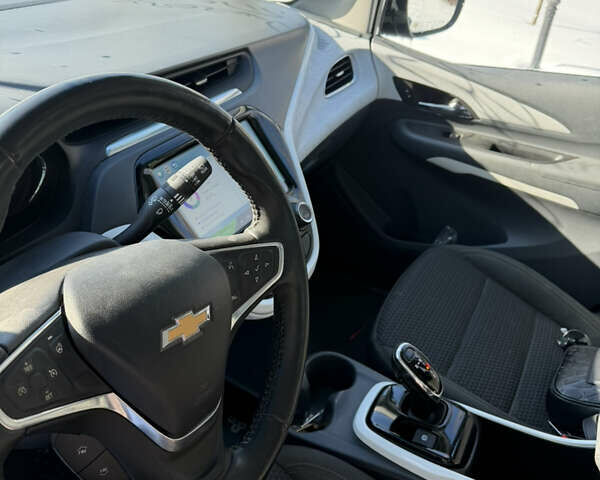 Серый Шевроле Bolt EV, объемом двигателя 0 л и пробегом 66 тыс. км за 13500 $, фото 7 на Automoto.ua