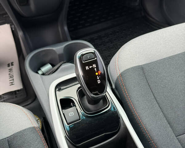 Серый Шевроле Bolt EV, объемом двигателя 0 л и пробегом 124 тыс. км за 13900 $, фото 5 на Automoto.ua