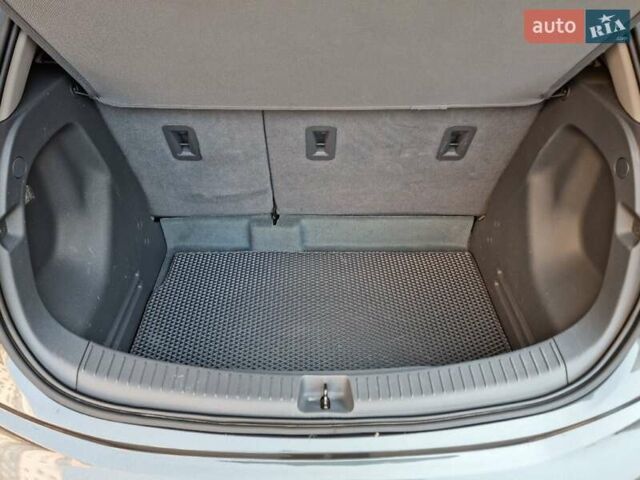 Серый Шевроле Bolt EV, объемом двигателя 0 л и пробегом 181 тыс. км за 13999 $, фото 77 на Automoto.ua