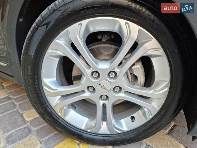 Серый Шевроле Bolt EV, объемом двигателя 0 л и пробегом 181 тыс. км за 13999 $, фото 3 на Automoto.ua