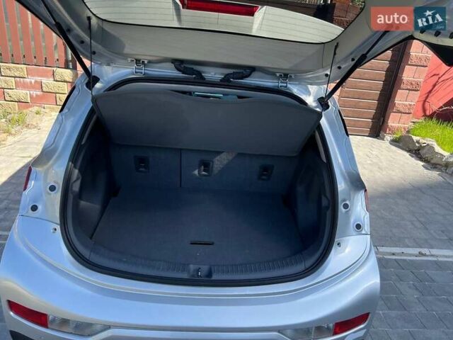 Серый Шевроле Bolt EV, объемом двигателя 0 л и пробегом 63 тыс. км за 13850 $, фото 16 на Automoto.ua