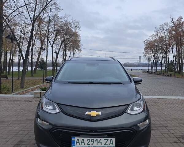 Серый Шевроле Bolt EV, объемом двигателя 0 л и пробегом 102 тыс. км за 14500 $, фото 2 на Automoto.ua