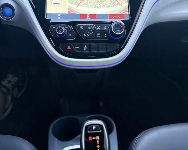 Серый Шевроле Bolt EV, объемом двигателя 0 л и пробегом 110 тыс. км за 13700 $, фото 8 на Automoto.ua