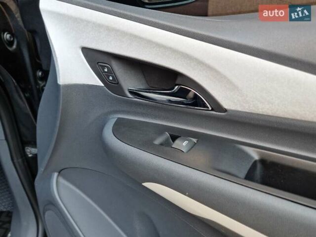 Сірий Шевроле Bolt EV, об'ємом двигуна 0 л та пробігом 181 тис. км за 13999 $, фото 52 на Automoto.ua