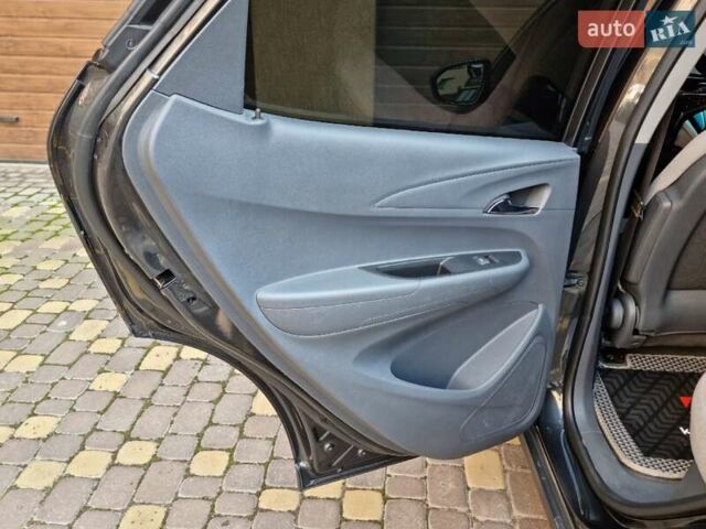 Серый Шевроле Bolt EV, объемом двигателя 0 л и пробегом 181 тыс. км за 13999 $, фото 68 на Automoto.ua