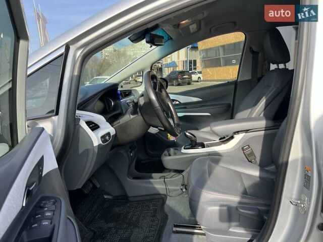 Серый Шевроле Bolt EV, объемом двигателя 0 л и пробегом 72 тыс. км за 13500 $, фото 7 на Automoto.ua