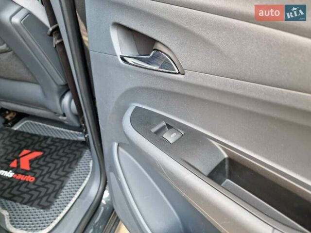 Серый Шевроле Bolt EV, объемом двигателя 0 л и пробегом 181 тыс. км за 13999 $, фото 61 на Automoto.ua