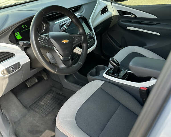 Серый Шевроле Bolt EV, объемом двигателя 0 л и пробегом 89 тыс. км за 13499 $, фото 15 на Automoto.ua