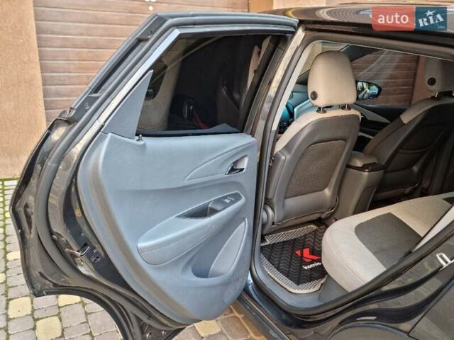Сірий Шевроле Bolt EV, об'ємом двигуна 0 л та пробігом 181 тис. км за 13999 $, фото 67 на Automoto.ua
