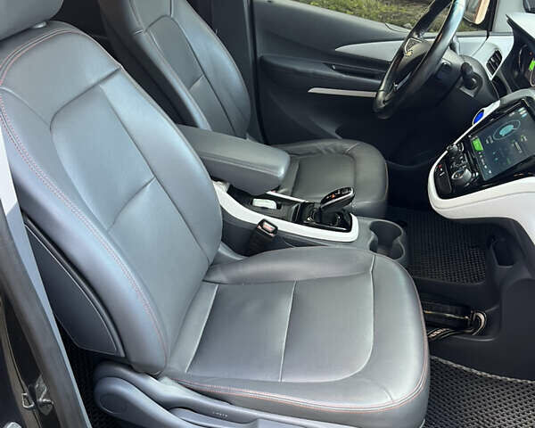 Серый Шевроле Bolt EV, объемом двигателя 0 л и пробегом 106 тыс. км за 13500 $, фото 21 на Automoto.ua