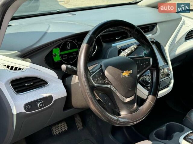 Серый Шевроле Bolt EV, объемом двигателя 0 л и пробегом 139 тыс. км за 14290 $, фото 17 на Automoto.ua