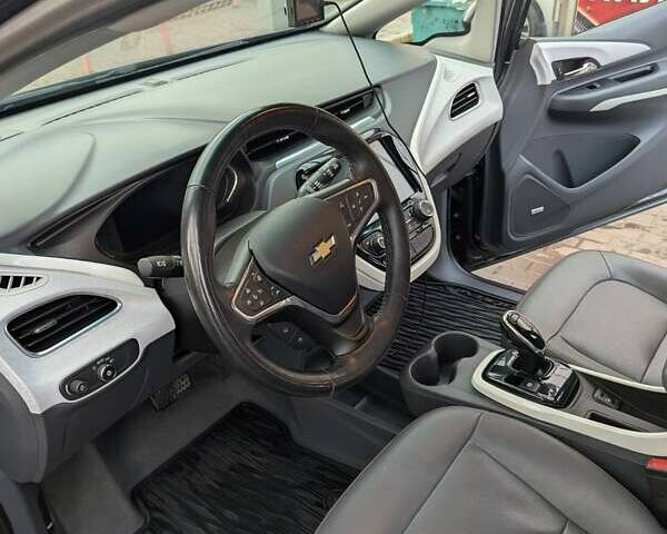 Серый Шевроле Bolt EV, объемом двигателя 0 л и пробегом 137 тыс. км за 13800 $, фото 7 на Automoto.ua
