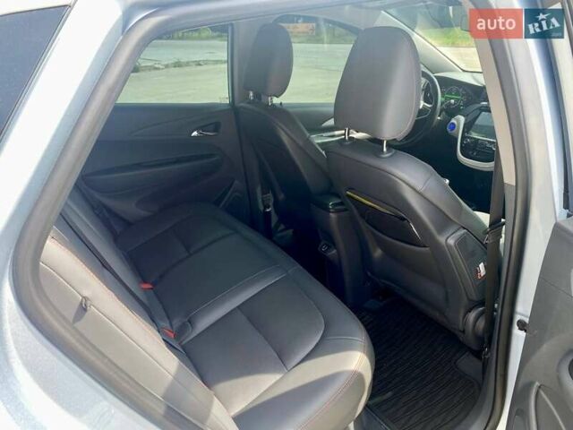 Серый Шевроле Bolt EV, объемом двигателя 0 л и пробегом 57 тыс. км за 15990 $, фото 22 на Automoto.ua