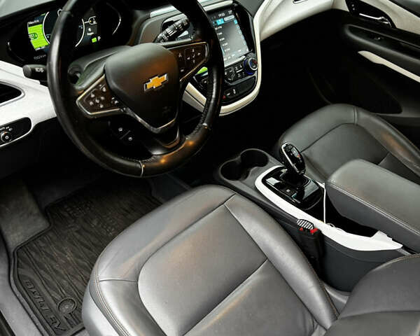 Сірий Шевроле Bolt EV, об'ємом двигуна 0 л та пробігом 95 тис. км за 14999 $, фото 6 на Automoto.ua