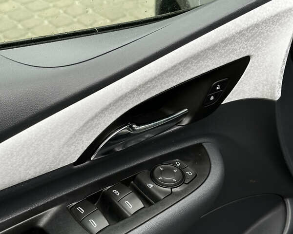Серый Шевроле Bolt EV, объемом двигателя 0 л и пробегом 159 тыс. км за 12500 $, фото 5 на Automoto.ua