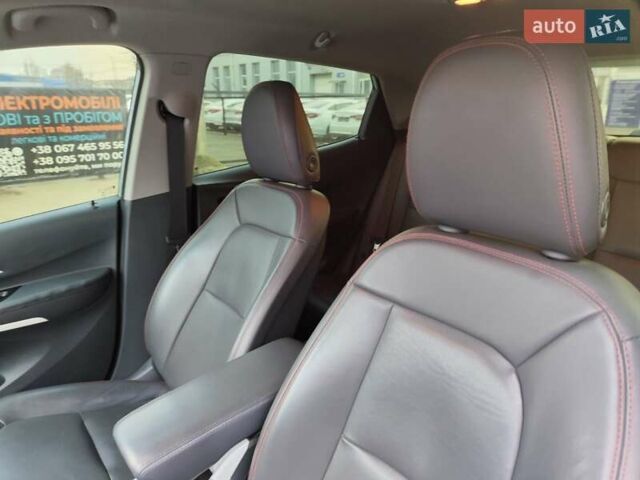 Серый Шевроле Bolt EV, объемом двигателя 0 л и пробегом 110 тыс. км за 14444 $, фото 48 на Automoto.ua