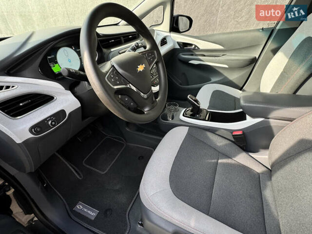 Сірий Шевроле Bolt EV, об'ємом двигуна 0 л та пробігом 117 тис. км за 12200 $, фото 4 на Automoto.ua