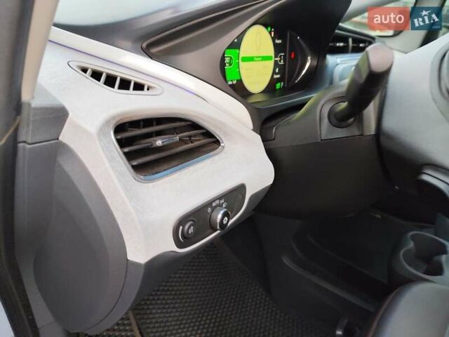 Серый Шевроле Bolt EV, объемом двигателя 0 л и пробегом 110 тыс. км за 14444 $, фото 49 на Automoto.ua