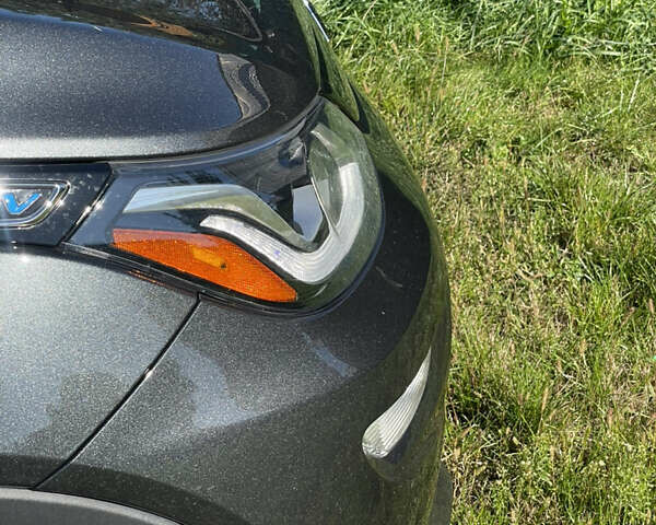 Серый Шевроле Bolt EV, объемом двигателя 0 л и пробегом 99 тыс. км за 16300 $, фото 4 на Automoto.ua