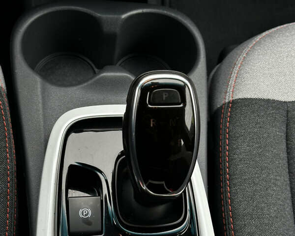 Серый Шевроле Bolt EV, объемом двигателя 0 л и пробегом 159 тыс. км за 12500 $, фото 9 на Automoto.ua