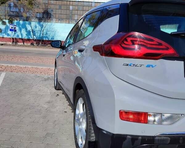 Серый Шевроле Bolt EV, объемом двигателя 0 л и пробегом 62 тыс. км за 13199 $, фото 7 на Automoto.ua