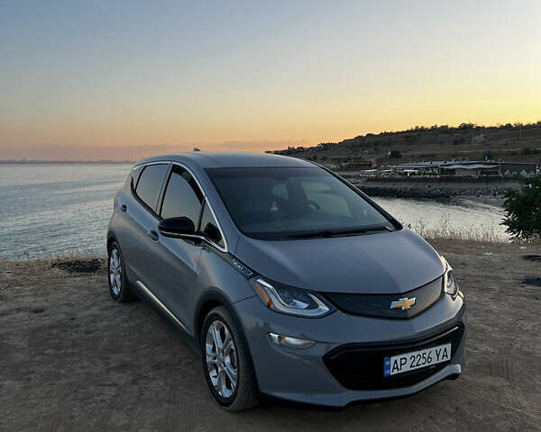 Серый Шевроле Bolt EV, объемом двигателя 0 л и пробегом 931 тыс. км за 14300 $, фото 28 на Automoto.ua