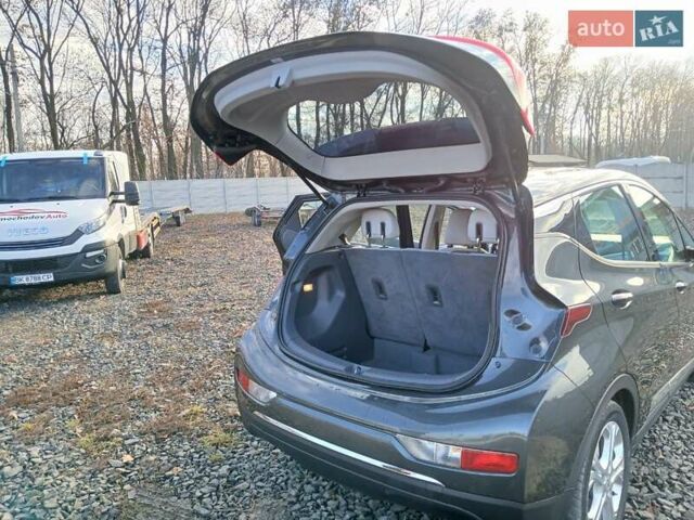 Серый Шевроле Bolt EV, объемом двигателя 0 л и пробегом 244 тыс. км за 12950 $, фото 6 на Automoto.ua
