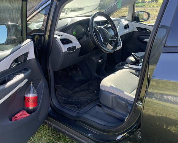 Серый Шевроле Bolt EV, объемом двигателя 0 л и пробегом 99 тыс. км за 16300 $, фото 13 на Automoto.ua