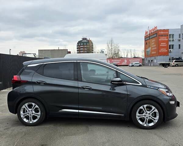 Серый Шевроле Bolt EV, объемом двигателя 0 л и пробегом 58 тыс. км за 14199 $, фото 3 на Automoto.ua