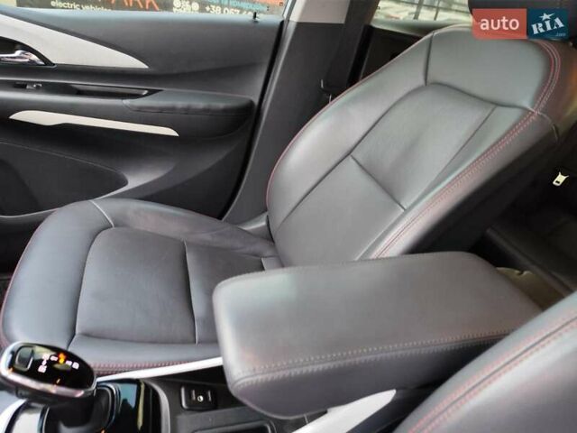 Серый Шевроле Bolt EV, объемом двигателя 0 л и пробегом 110 тыс. км за 14444 $, фото 46 на Automoto.ua