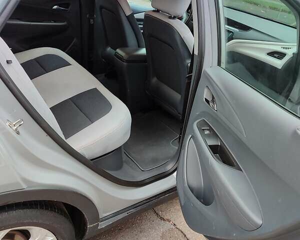 Серый Шевроле Bolt EV, объемом двигателя 0 л и пробегом 92 тыс. км за 15500 $, фото 7 на Automoto.ua