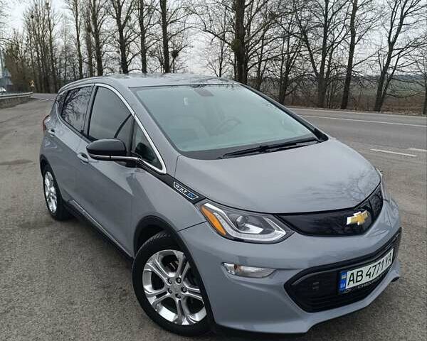 Серый Шевроле Bolt EV, объемом двигателя 0 л и пробегом 98 тыс. км за 16600 $, фото 3 на Automoto.ua