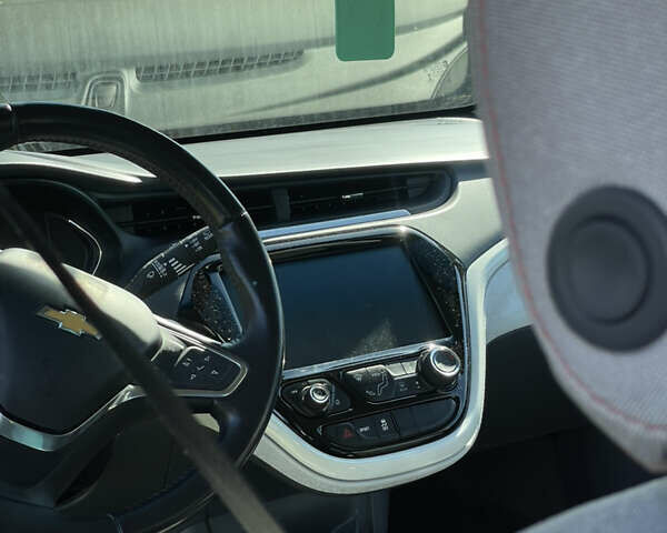 Серый Шевроле Bolt EV, объемом двигателя 0 л и пробегом 99 тыс. км за 16300 $, фото 14 на Automoto.ua