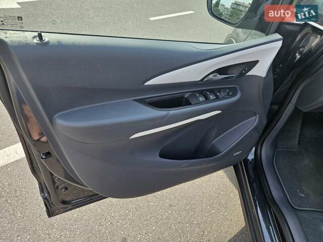 Серый Шевроле Bolt EV, объемом двигателя 0 л и пробегом 40 тыс. км за 18700 $, фото 39 на Automoto.ua