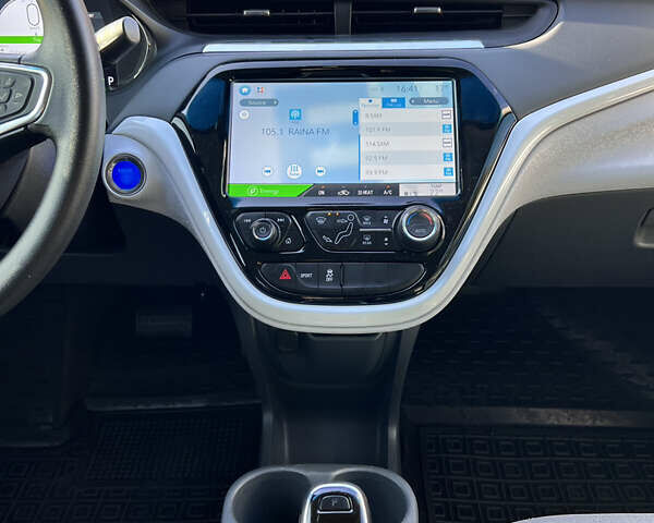 Серый Шевроле Bolt EV, объемом двигателя 0 л и пробегом 931 тыс. км за 14300 $, фото 17 на Automoto.ua