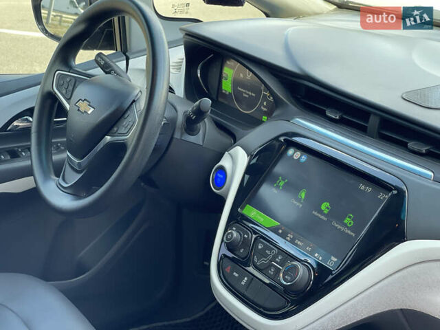 Серый Шевроле Bolt EV, объемом двигателя 0 л и пробегом 188 тыс. км за 14500 $, фото 31 на Automoto.ua