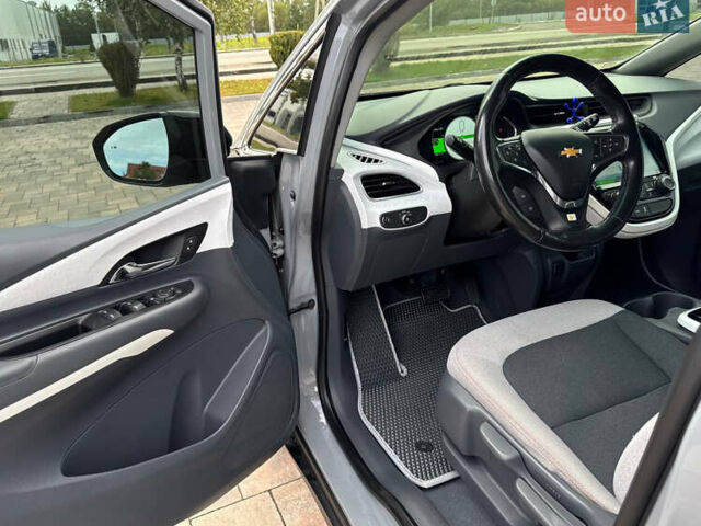 Сірий Шевроле Bolt EV, об'ємом двигуна 0 л та пробігом 109 тис. км за 14999 $, фото 24 на Automoto.ua