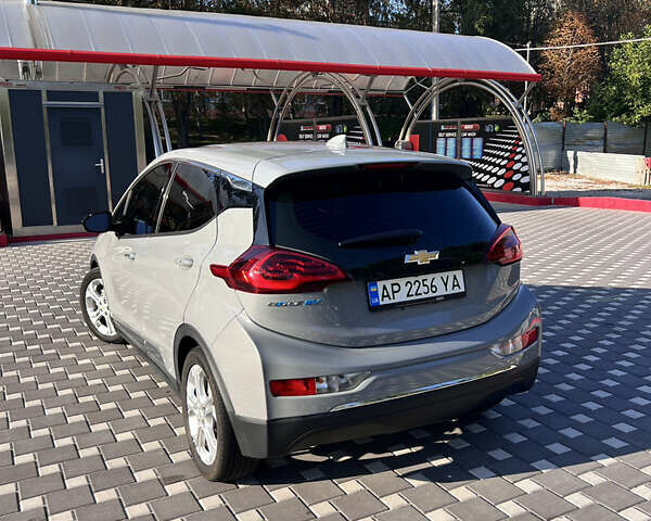 Серый Шевроле Bolt EV, объемом двигателя 0 л и пробегом 931 тыс. км за 14300 $, фото 5 на Automoto.ua