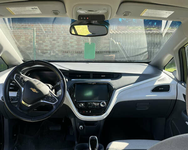 Серый Шевроле Bolt EV, объемом двигателя 0 л и пробегом 99 тыс. км за 16300 $, фото 10 на Automoto.ua
