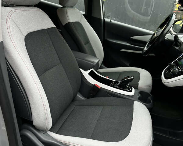 Серый Шевроле Bolt EV, объемом двигателя 0 л и пробегом 159 тыс. км за 12500 $, фото 15 на Automoto.ua