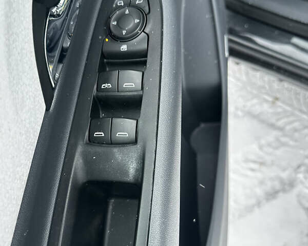 Серый Шевроле Bolt EV, объемом двигателя 0 л и пробегом 167 тыс. км за 14750 $, фото 10 на Automoto.ua